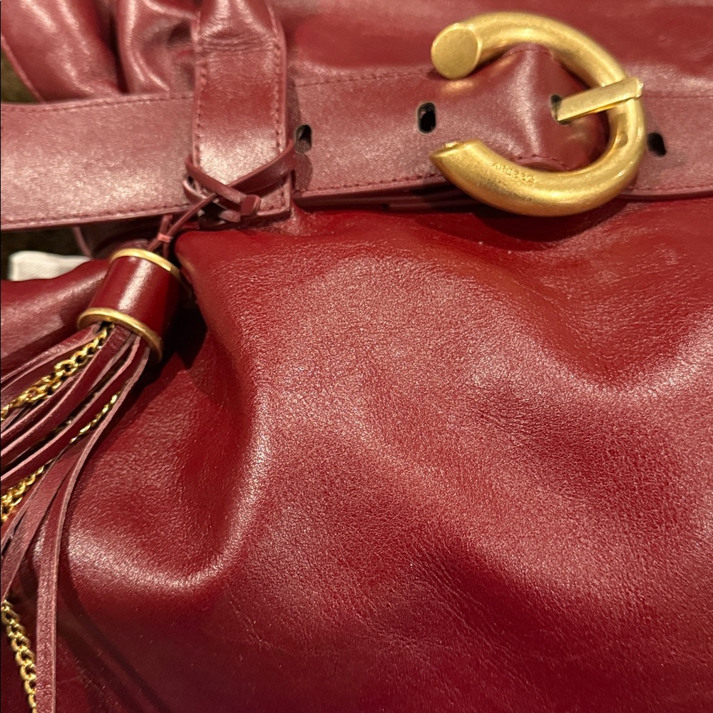 Arezzo Chic Maroon Leather Shoulder Bag with Gold Accent - Picture 9 of 16